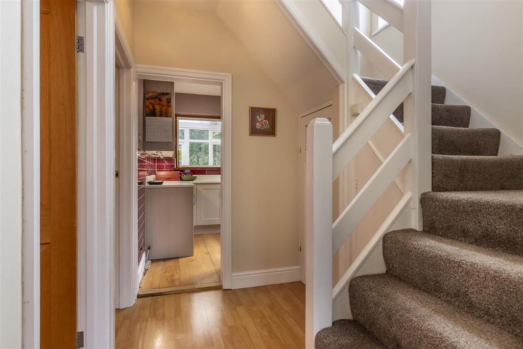 Hallway 2.jpg