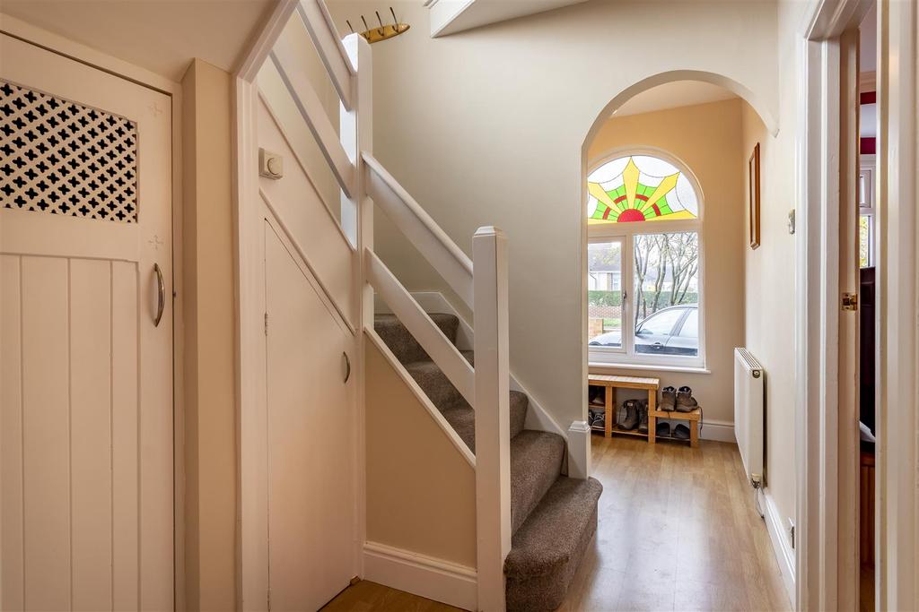 Hallway 1.jpg