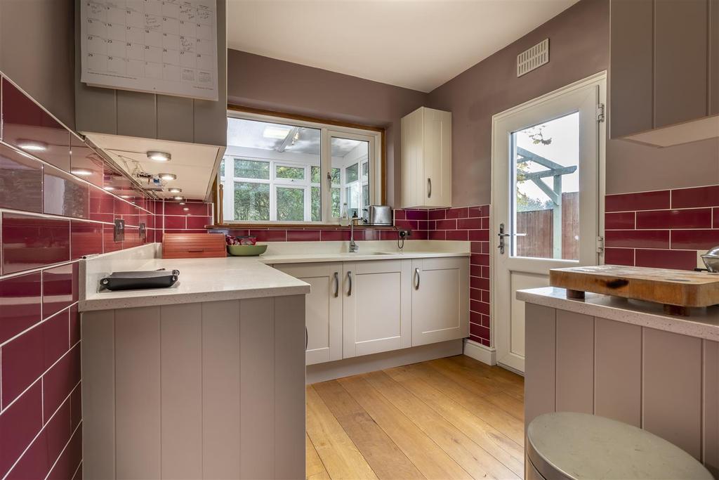 Kitchen 1.jpg
