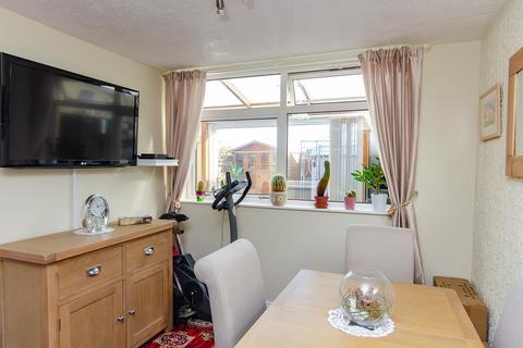 82 Ryecroft Drive, Withernsea, HU19 2LX