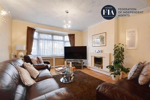 12 Worton Road, Isleworth, TW7 6HN