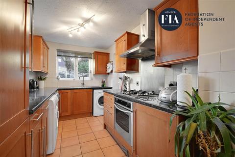 12 Worton Road, Isleworth, TW7 6HN