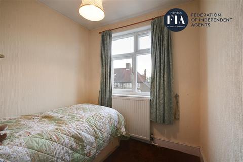12 Worton Road, Isleworth, TW7 6HN