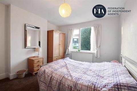 12 Worton Road, Isleworth, TW7 6HN