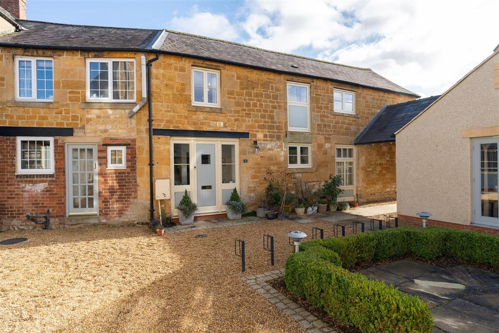 Evenlode Road, MoretonInMarsh, Gloucestershire 2 bed cottage £350,000