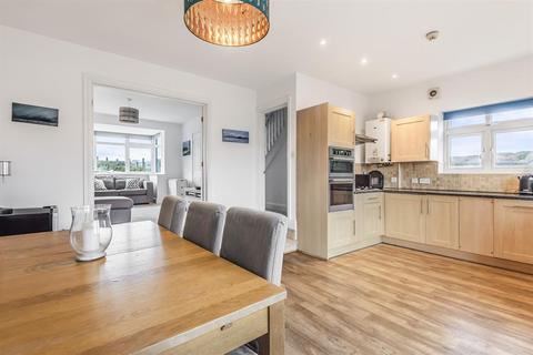 16 Coppice Wood Close, Guiseley, Leeds, LS20 9JR