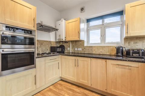 16 Coppice Wood Close, Guiseley, Leeds, LS20 9JR