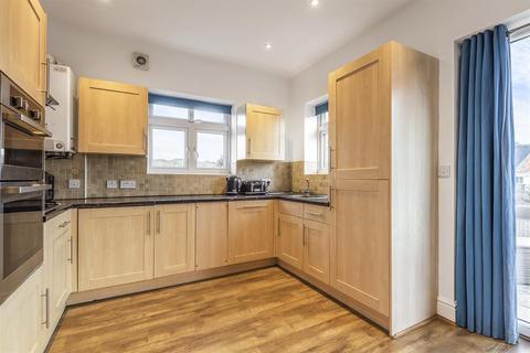 16 Coppice Wood Close, Guiseley, Leeds, LS20 9JR