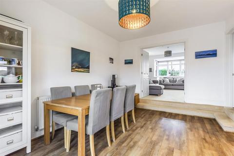 16 Coppice Wood Close, Guiseley, Leeds, LS20 9JR