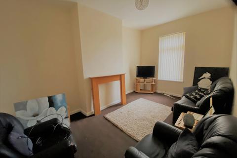 2 bedroom flat to rent, Market Street, Hetton Le Hole, DH5 9DZ