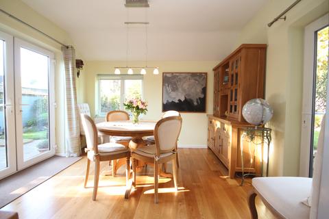 12 Barn Close, Maidenhead, SL6 7HD