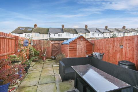 8 Walter Tull Way, Folkestone, CT19 5UN