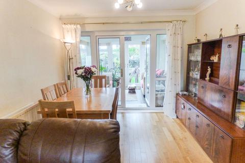 41 Broadway, Whickham, Newcastle Upon Tyne, NE16 5RD