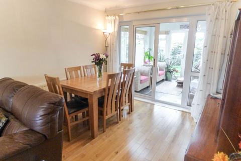 41 Broadway, Whickham, Newcastle Upon Tyne, NE16 5RD
