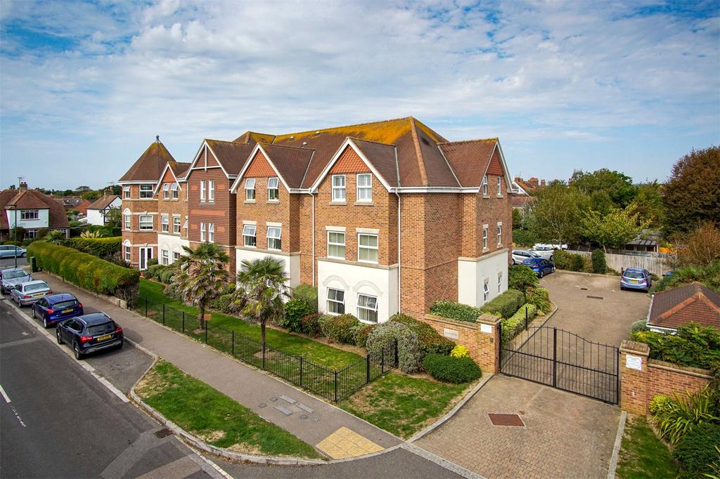 Manor Road, East Preston, Littlehampton, BN16 2 bed apartment £274,000