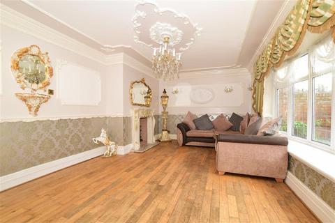 6 Broadoak Road, Erith, DA8 3BE