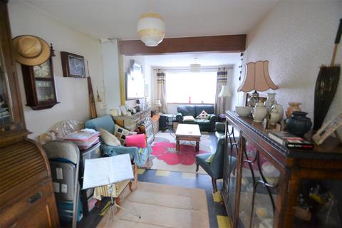 16 Armstrong Road, Feltham, TW13 6UP