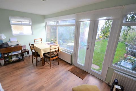 16 Armstrong Road, Feltham, TW13 6UP