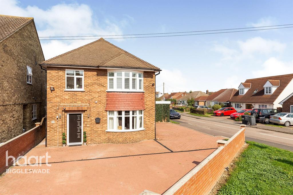 Potton Road, Biggleswade 3 bed detached house £600,000