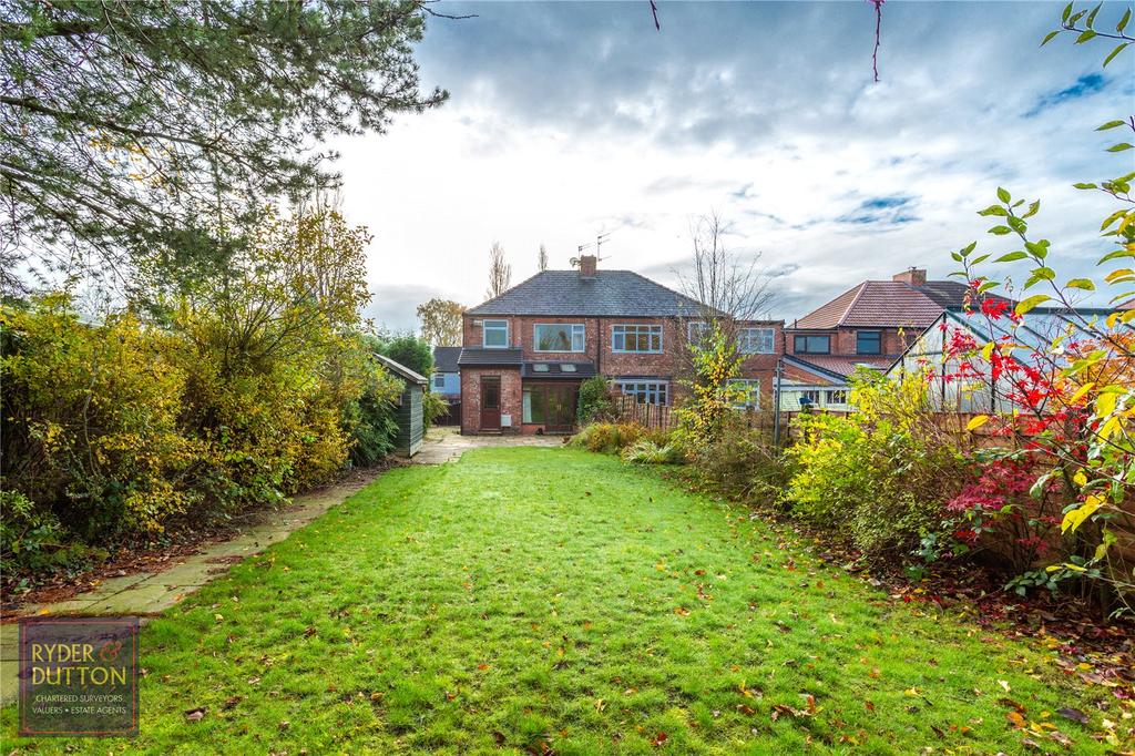 Cranbourne Road, AshtonunderLyne, OL7 3 bed semidetached house £