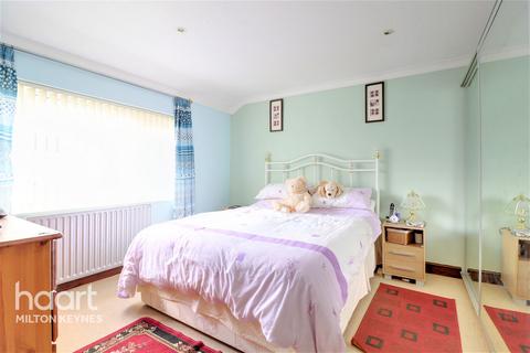 42 Leopard Drive, Pennyland, Milton Keynes, MK15 8AD