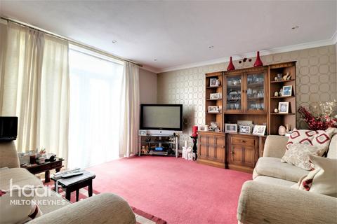 42 Leopard Drive, Pennyland, Milton Keynes, MK15 8AD