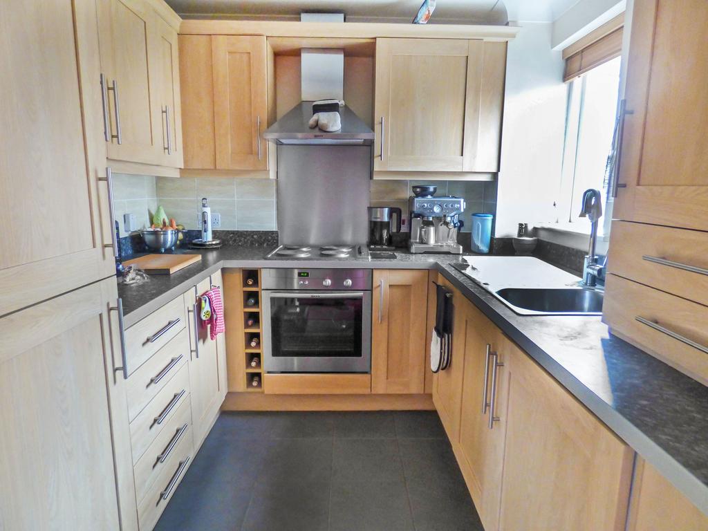 Mansion Heights, Whickham, Gateshead, Tyne & Wear, NE11 9DL 2 bed flat