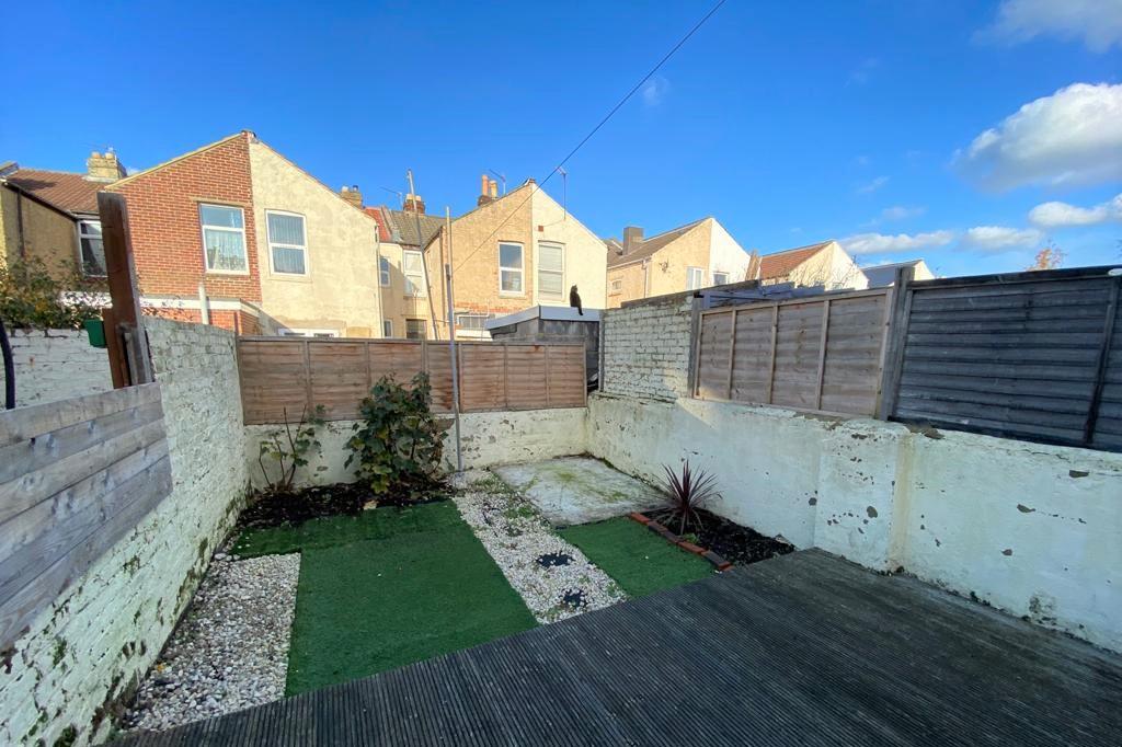 Southsea, Reginald Road Unfurnished 3 bed terraced house £950 pcm (£