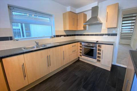 3 bedroom terraced house to rent, Southsea, Reginald Road Unfurnished
