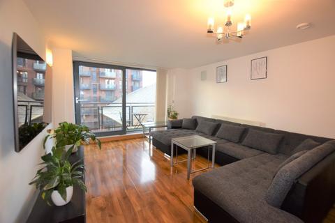 2 bedroom apartment to rent, Blue, 3 Little Neville Street