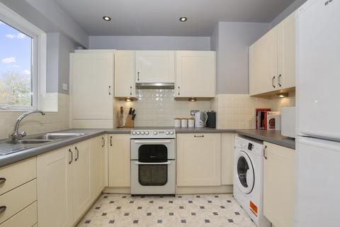 63 Oakways, Eltham, London, SE9 2NZ