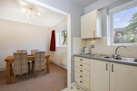 63 Oakways, Eltham, London, SE9 2NZ