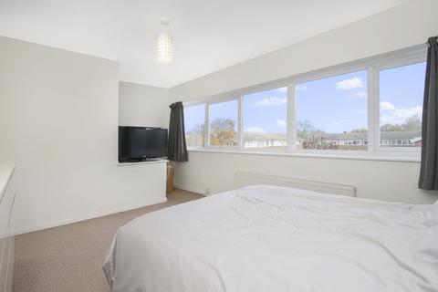 63 Oakways, Eltham, London, SE9 2NZ