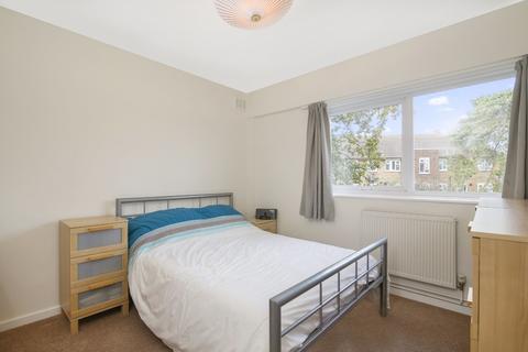 63 Oakways, Eltham, London, SE9 2NZ