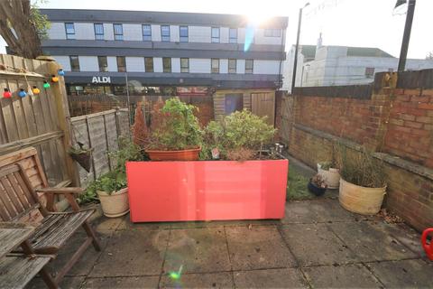 14 Selsdon Crescent, South Croydon, CR2 8NA