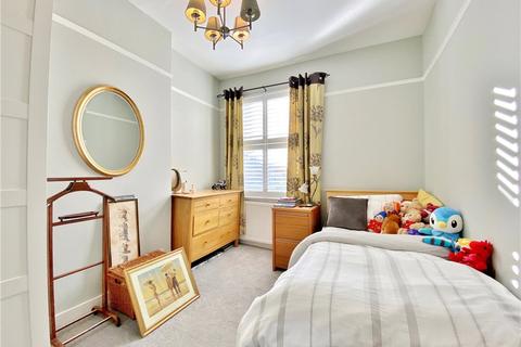 5 Colonial Avenue, Twickenham, TW2 7EE