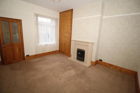 3 bedroom terraced house to rent, Castleford Road, Normanton