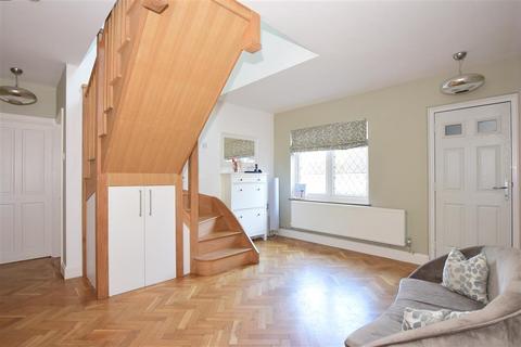 66 Milton Hall Road, Gravesend, DA12 1QW