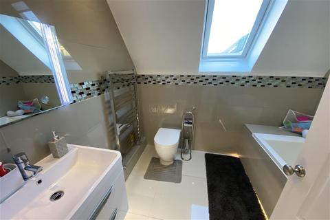 6 Beechwood Gardens, Meopham, Gravesend, DA13 0SD