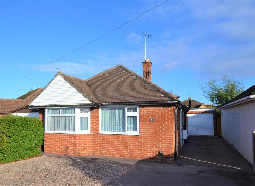 Winchester Way, Cheltenham, GL51 3HB 2 bed detached bungalow £285,000