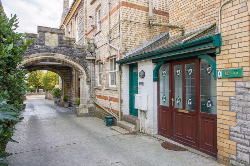 Marine Parade, Penarth 2 bed apartment £330,000