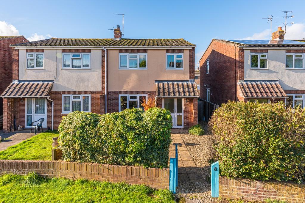 Lyndale Road, Yate, Bristol, BS37 3 bed semidetached house £265,000