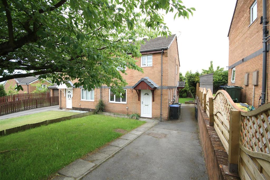 Farriers Croft, Kings Park, Bradford 3 bed semidetached house £139,995