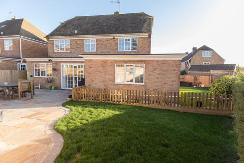 9 Sutton Close, Folkestone, CT19 5LL