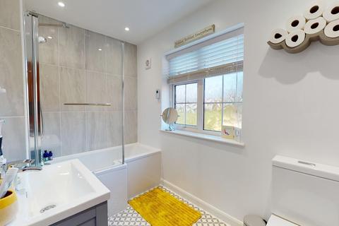 9 Sutton Close, Folkestone, CT19 5LL