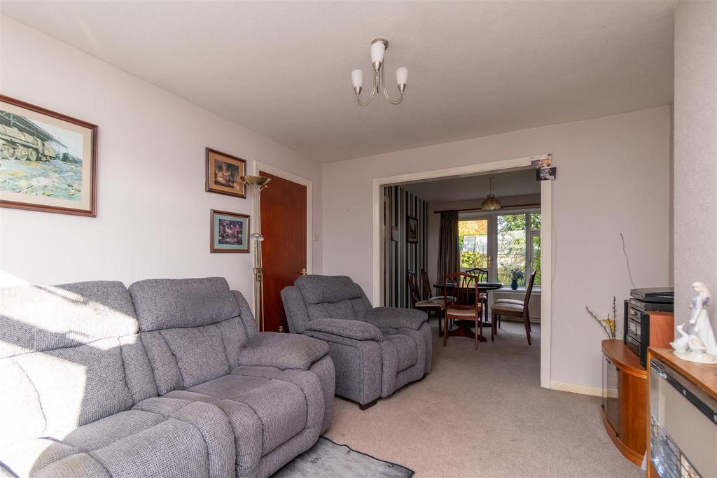 Lounge / Dining Room