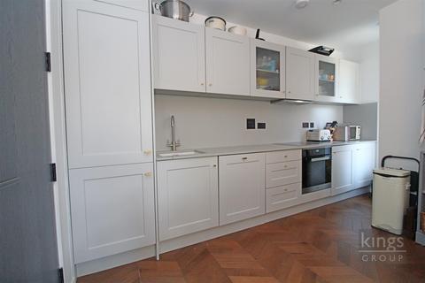 Flat 4, 39 Gransden Avenue, London, E8 3QA