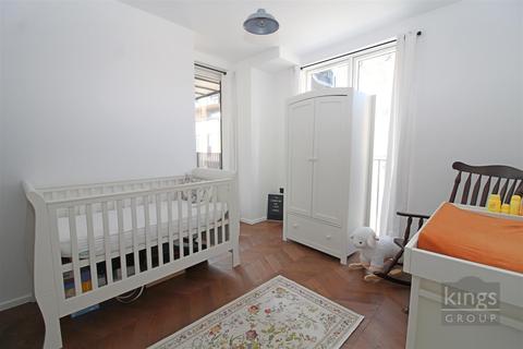 Flat 4, 39 Gransden Avenue, London, E8 3QA
