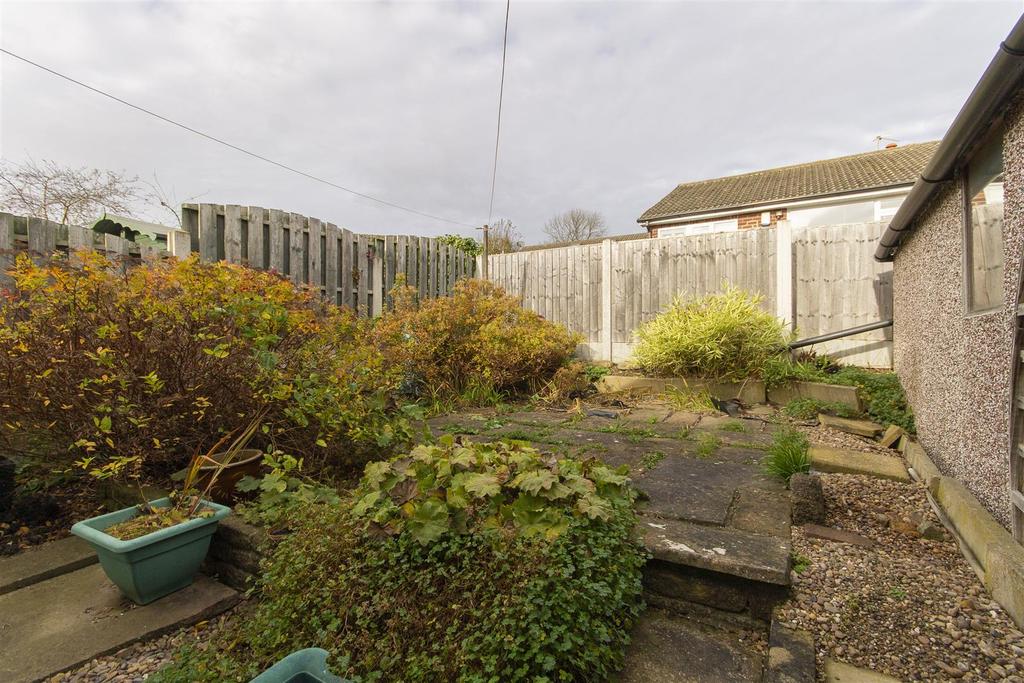 Lindale Road, Chesterfield 2 bed semidetached bungalow £150,000