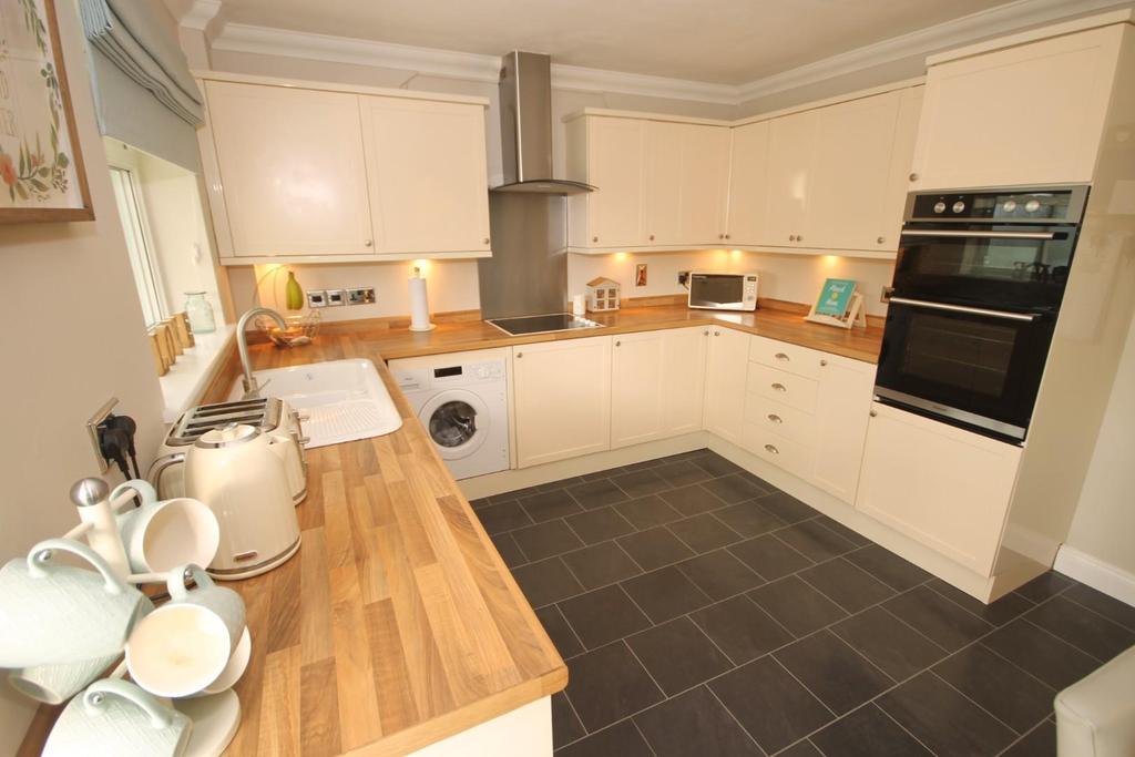 Kitchen diner